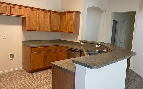 4th image of 110 Charlotte Dr