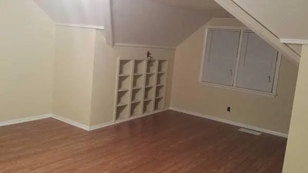 2719 Torrington Ave — Photo 7