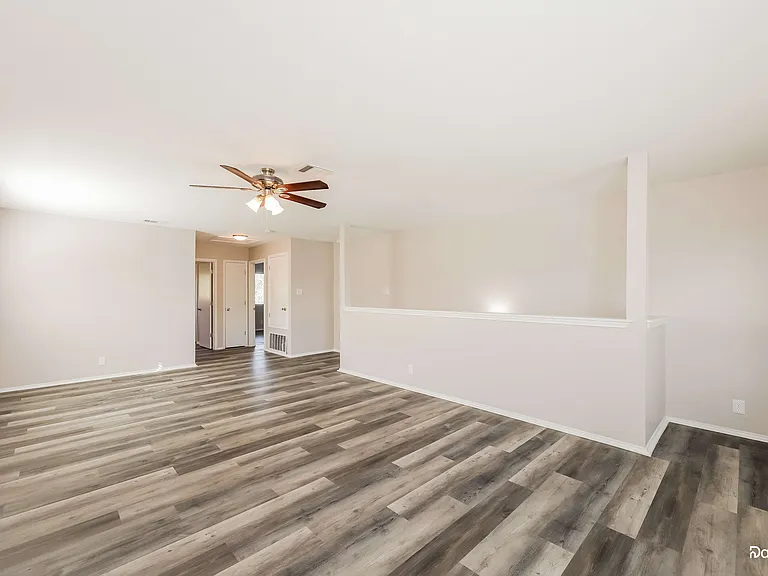 307 Mallow Grv — Photo 8