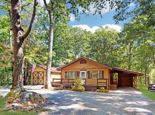 425 Maple Ridge Dr, Lords Valley, PA 18428