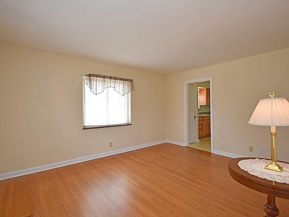 2nd image of 6789 Richard Ave