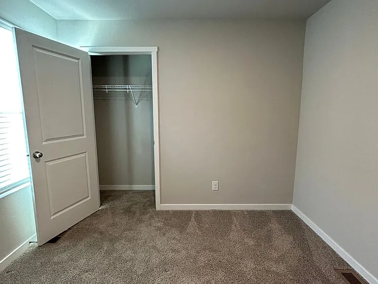 12660 S 204th Ave — Photo 35