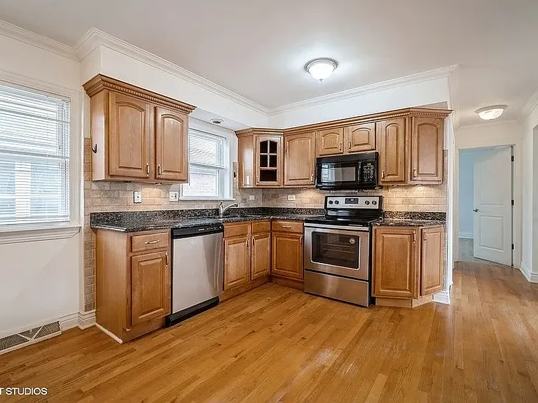 8610 W Summerdale Ave #3N — Photo 5