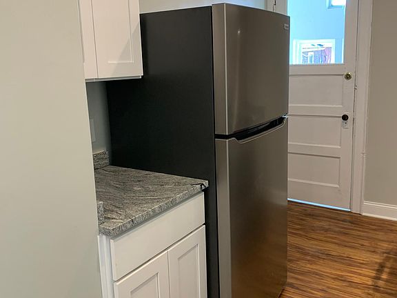 5th image of 54 Whitney Pl #4