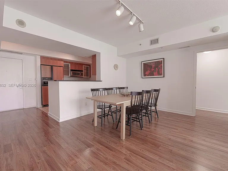 325 Biscayne Blvd #821 — Photo 18