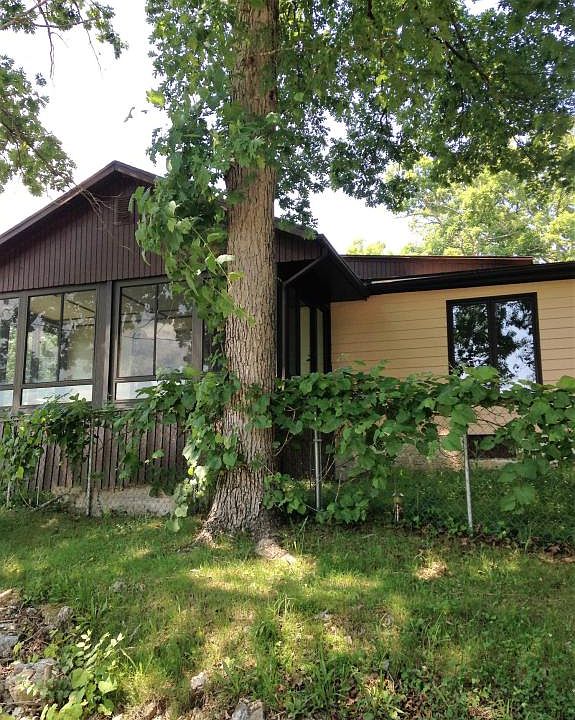1st image of 243 Lakeview Dr
