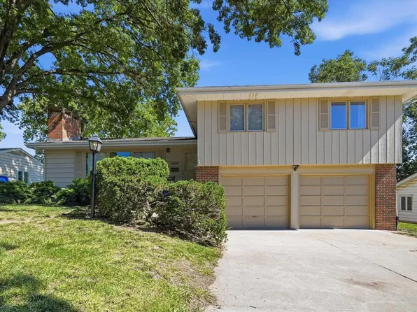 1634 SW Knollwood Dr, Topeka, KS 66611