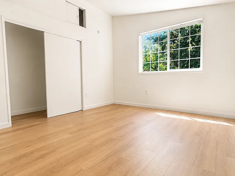 4516 48th Ave SW #1 — Photo 11