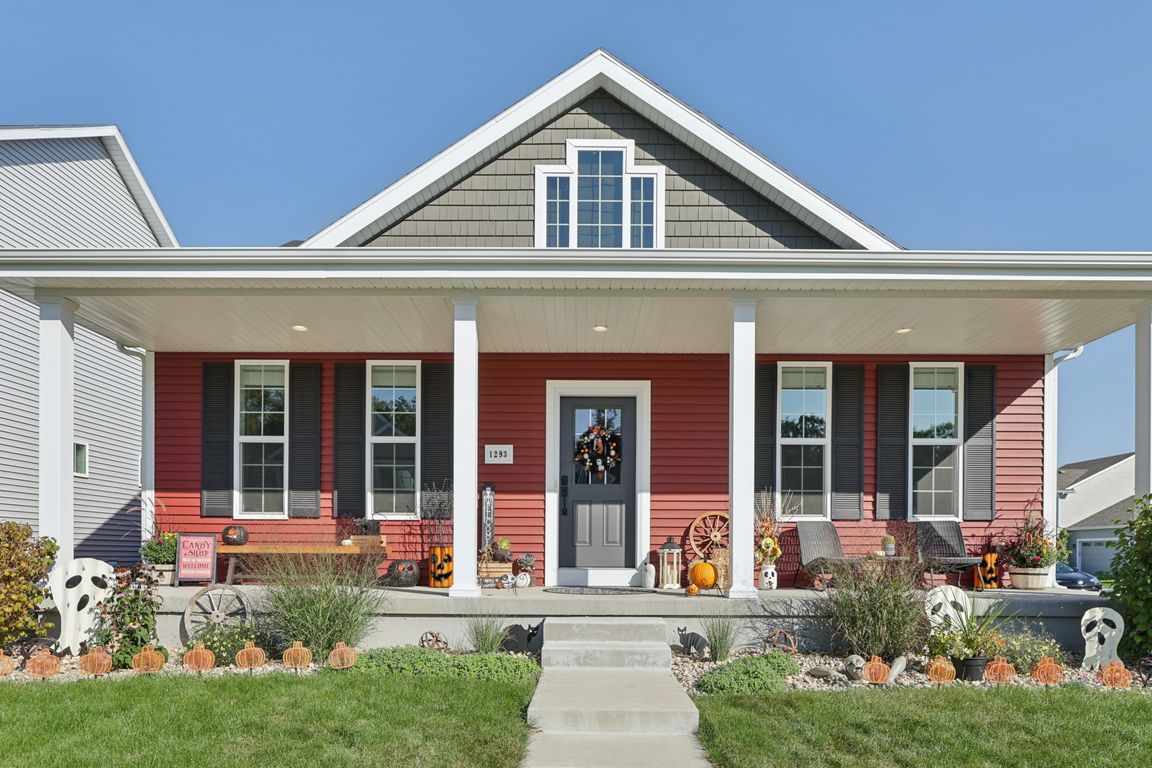 Twisted Branch Way-S0310-001.jpg