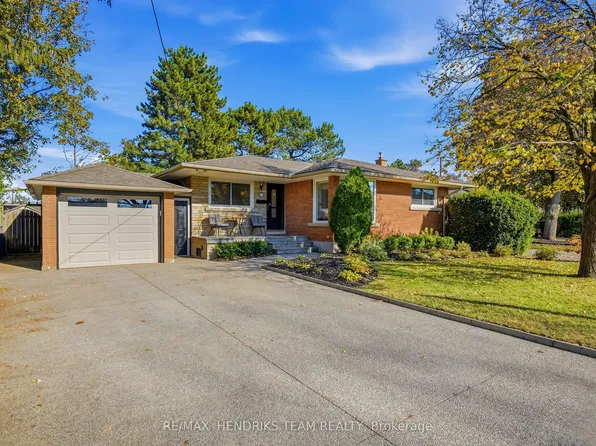 1A Winston Rd, Saint Catharines, ON L2M 4R1
