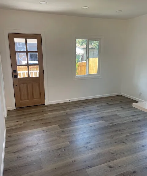 650 N Olive St — Photo 7