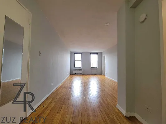 Rented by Zuz Realty | media 10