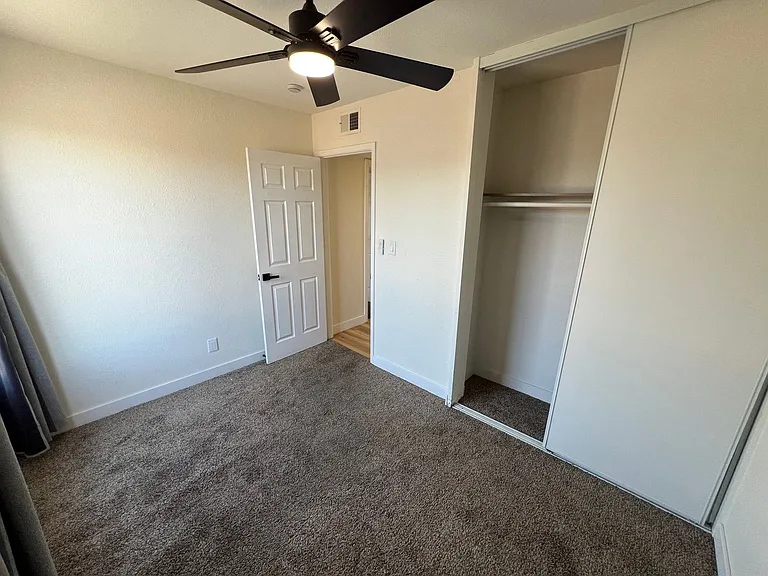 1534 Hialeah Dr #D — Photo 15