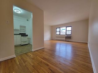 163-04 Crocheron Ave #1B, Flushing, NY 11358