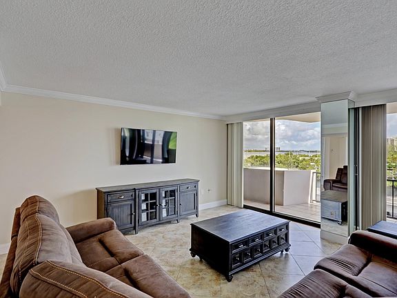 3rd image of 4200 N Ocean Drive #401