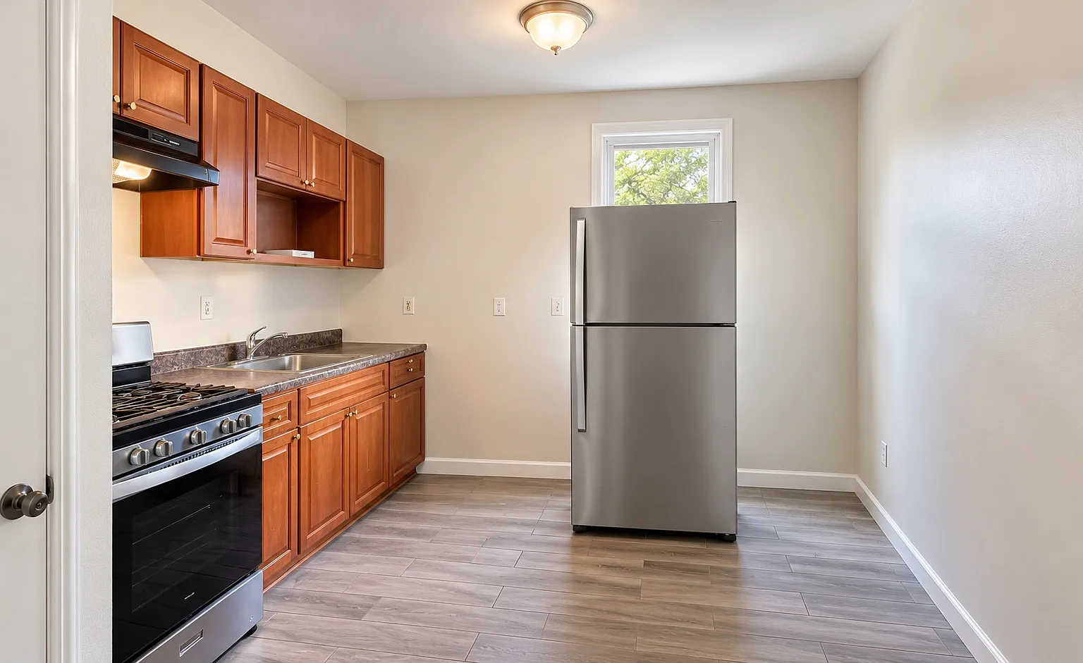 3 bed, 2000 sqft, $2,350 — Photo 3