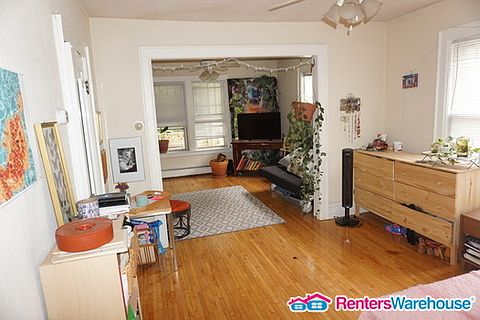 3rd image of 2515 Clinton Ave APT 4