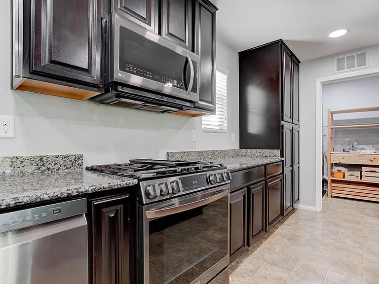 7724 Vibrant Thread Ct — Photo 10