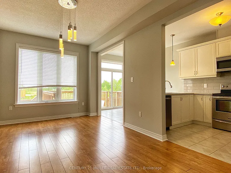 67 Summerberry Way — Photo 8