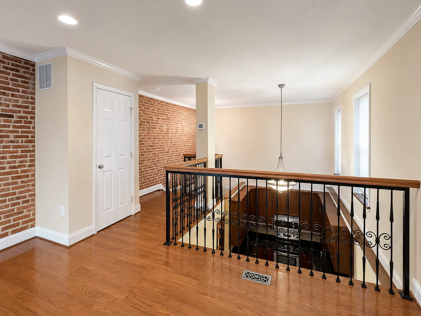 1 bed, 1004 sqft, $1,347 — Photo 3