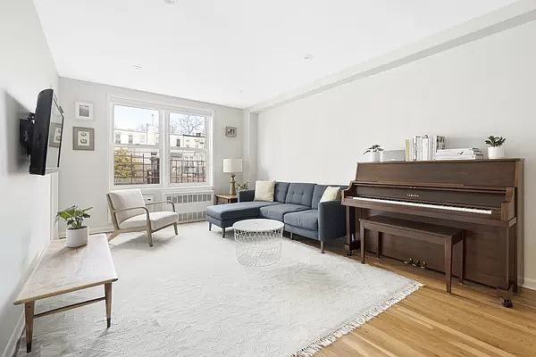 1st image of 651 Vanderbilt St APT 4A
