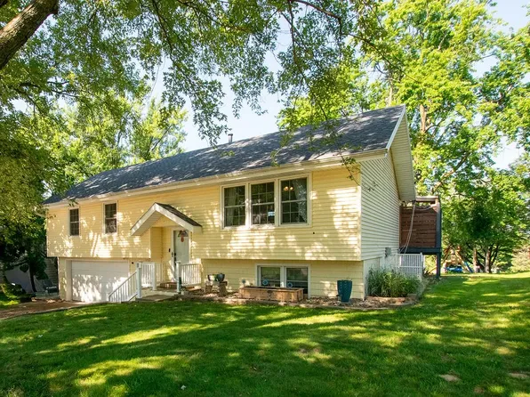 400 Pleasant St, Carlisle, IA 50047