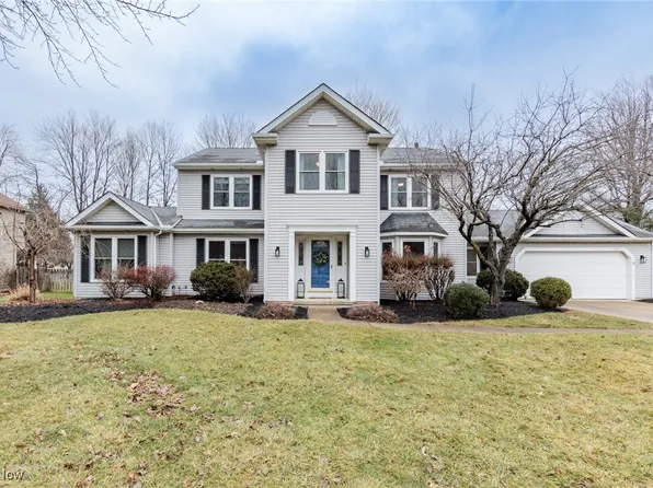 387 Nantucket Dr, Avon Lake, OH 44012