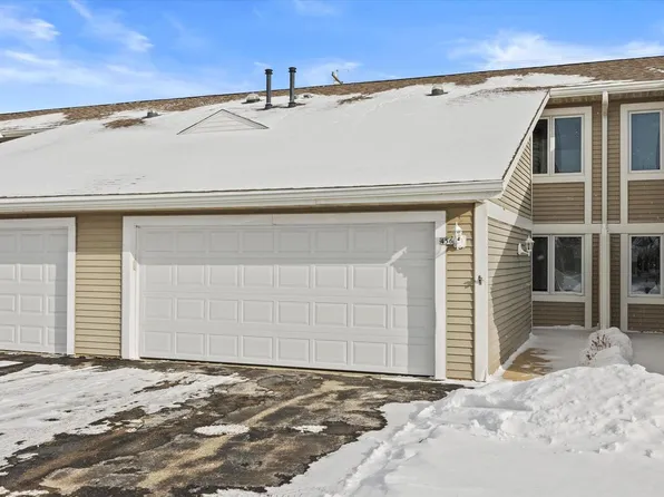 456 Hartford Square 4 SQUARE, Hartford, WI 53027