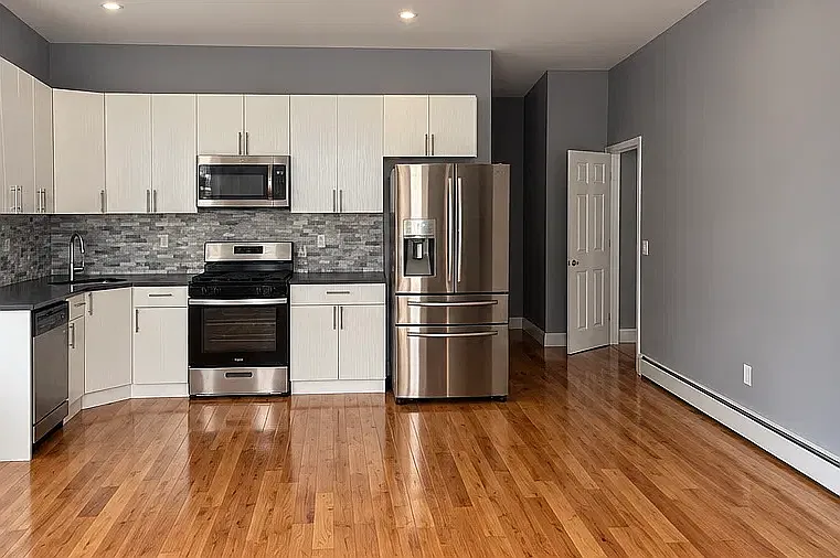 334 Bradford Street — Photo 3