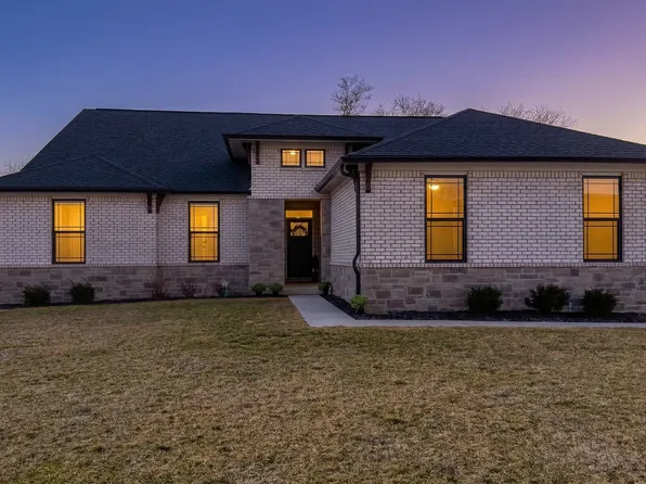 110 Saundra Dr, Fortville, IN 46040