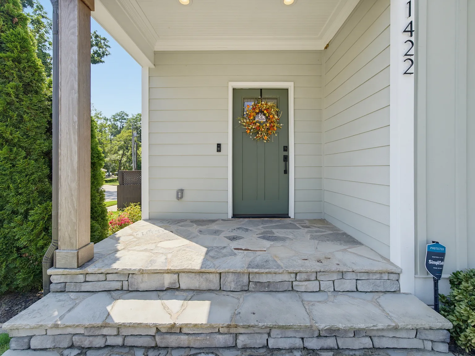 3 bed, 2039 sqft, $2,500 — Photo 3