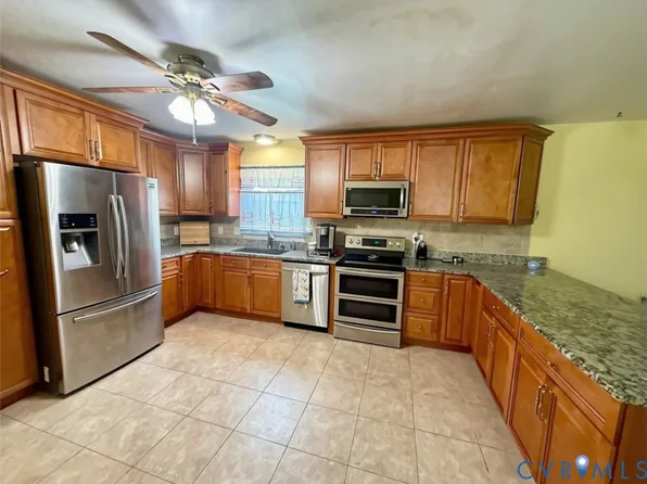 10409 Skinner Hill Dr, Fredericksburg, VA 22408