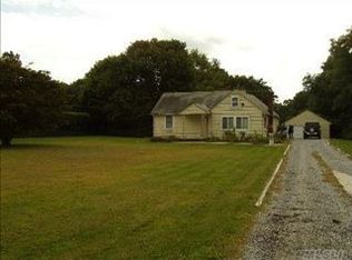 18 Lincoln Ave, Smithtown, NY 11787
