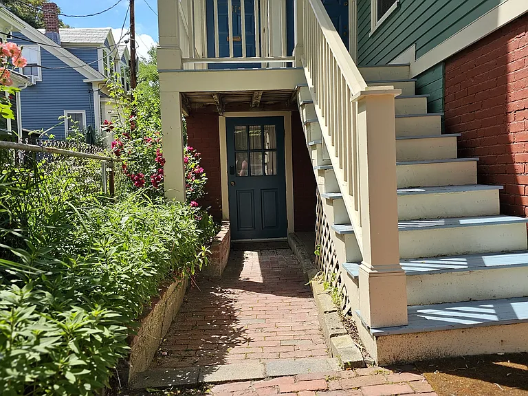 31 Antrim St #B — Photo 1