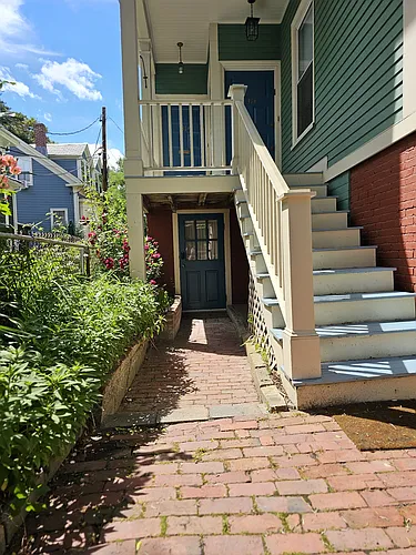 31 Antrim St #B Photo 1