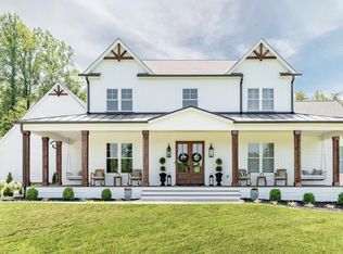The Oakridge Farmhouse Plan, Hayden Run, Hilliard, OH 43026