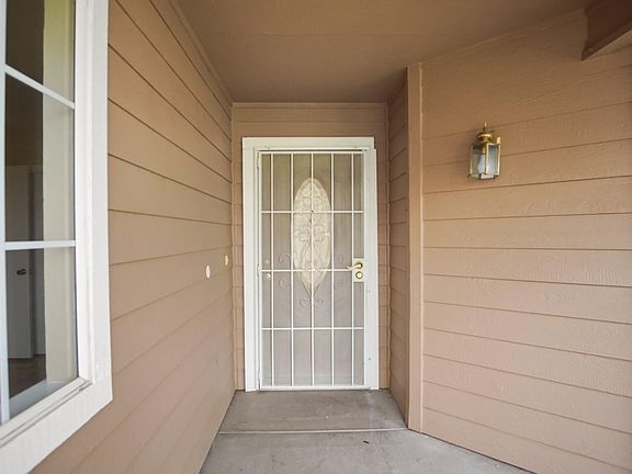 4th image of 4133 Meadow Brook Ln