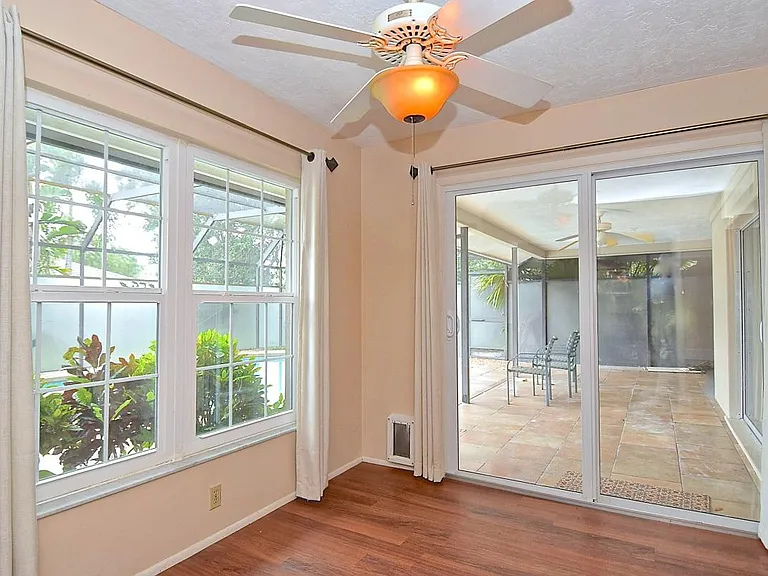 1876 Riviera Cir — Photo 4