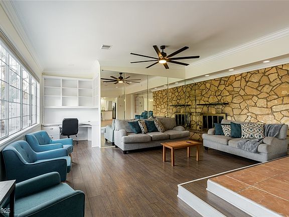 4th image of 1601 Becke Cir