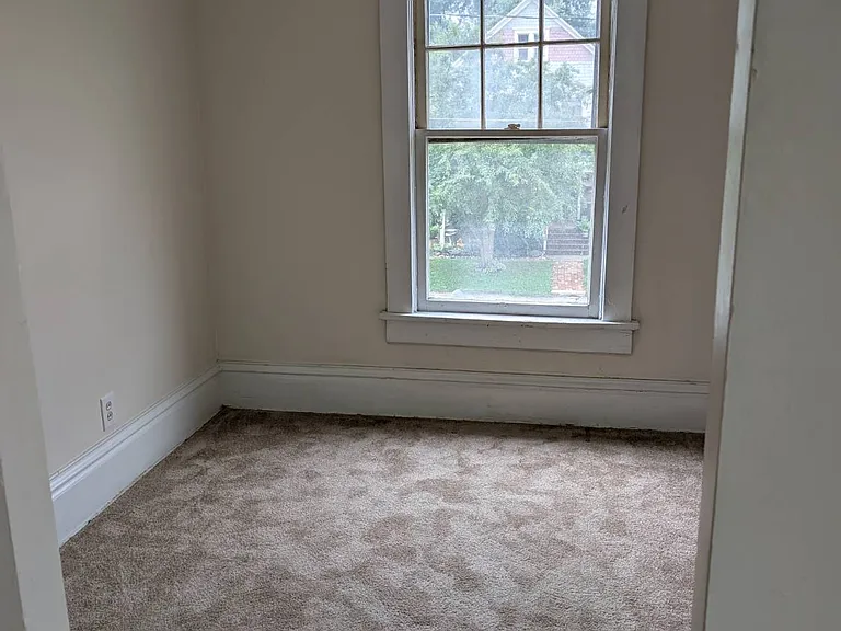 174 W Cambridge St — Photo 2