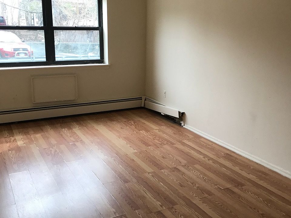 1st image of 300 Palisade Ave APT 1