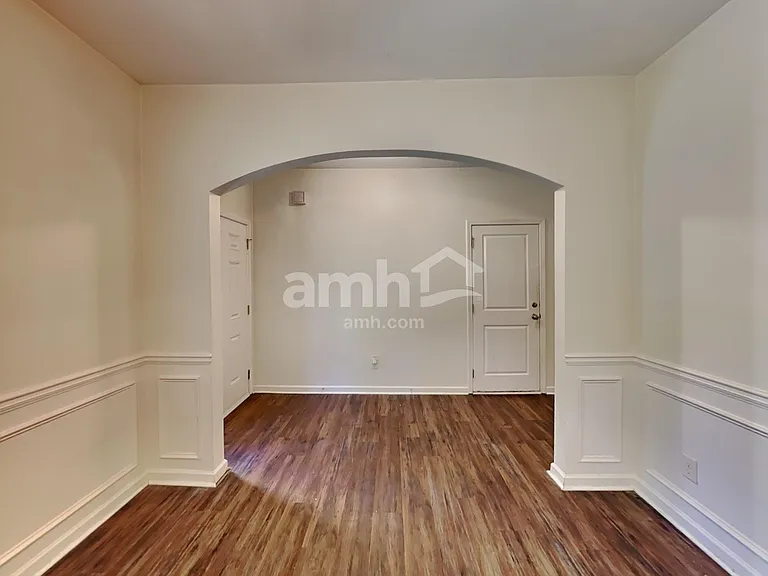 138 Ellen Glen Way — Photo 6