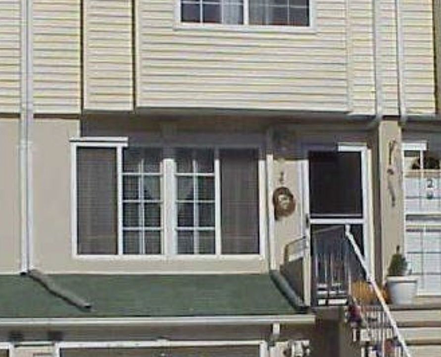 1st image of 31 Ludwig Ln