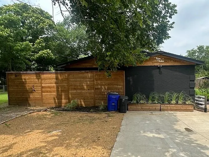 312 Tarrant St — Photo 2