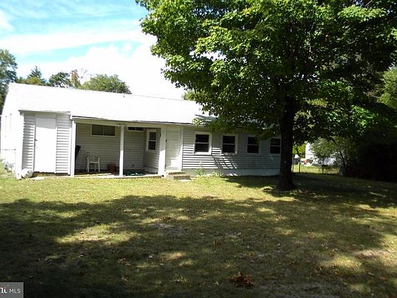 4th image of 309 Iroquois Trl