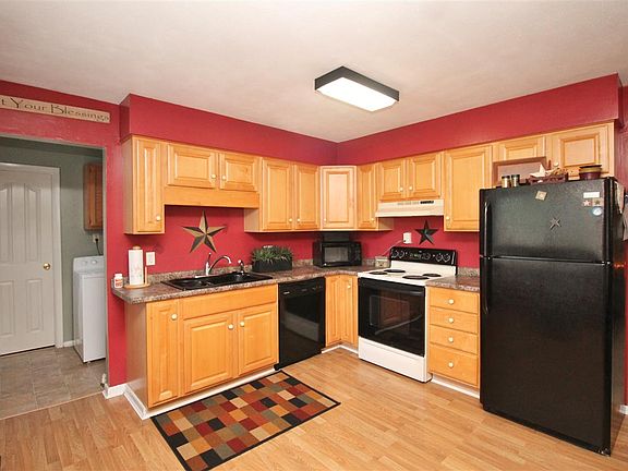 4th image of 508 Ash Ln
