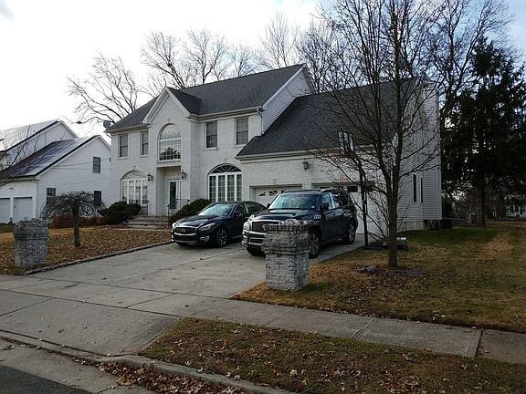 3rd image of 1414 Redwood Dr