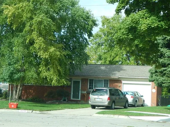 31711 Stricker Dr, Warren, MI 48088