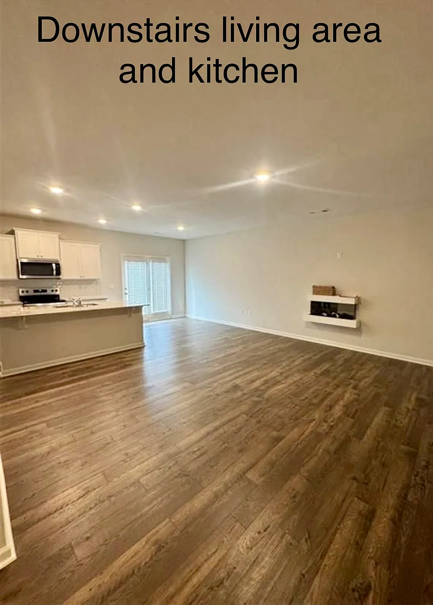 Building Photo - 10 Rustin Rdg