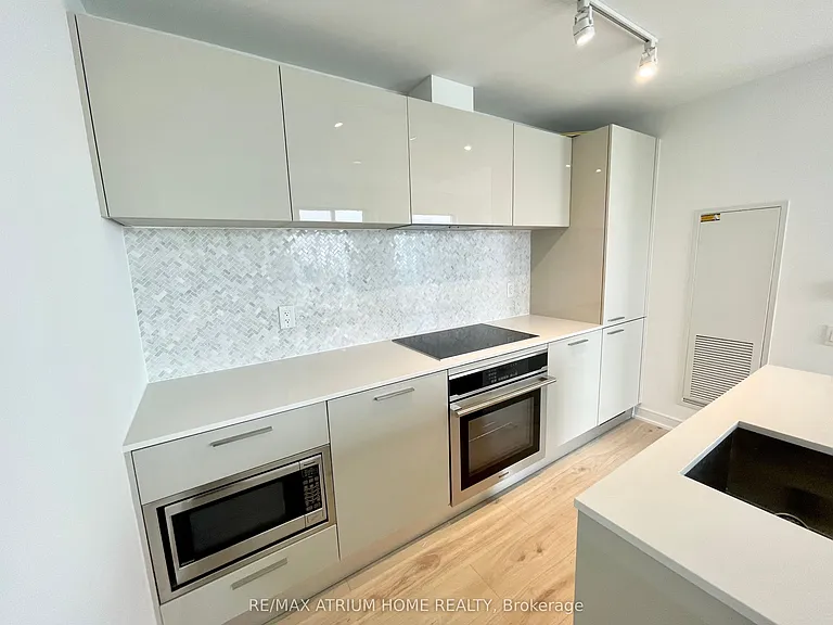 3 Gloucester St #4303 — Photo 11